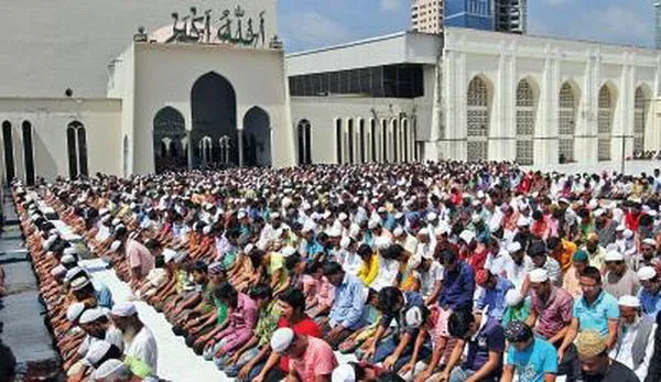 Eid Salah at the Baitul Mukarram Masjid with over 42,000 worshippers